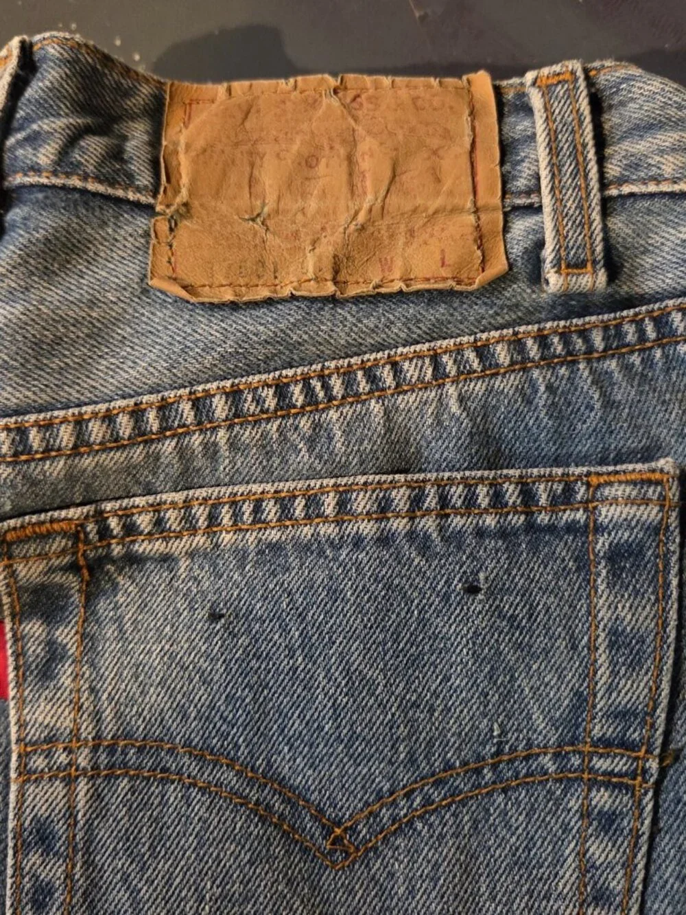 Vintage Levi's 26x31.5 Medium Wash High Waist Distressed Blue Jeans Denim Cotton